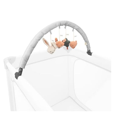 hauck Baby Spielbogen für Reisebetten mit Liegenflächenbreite bis 60 cm, Motorikspielzeug mit Rassel für Unterwegs und Daheim, ab Geburt, Verstellbar, Klappbar (Forest) im Sale